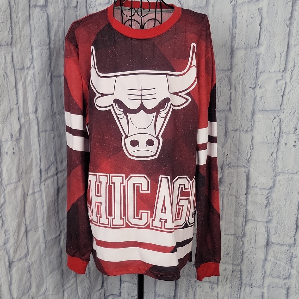 Nike Chicago Bulls Red/White Long Sleeve Men's‎ Graphic Jersey Medium